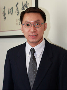 Singapore Eye Specialist, Dr Chuah Chin Tek 蔡进德医生